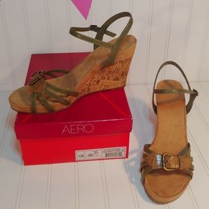 Aerosoles NWT Plush Around Platform Wedge size 11 Wide Green